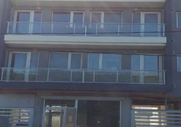 DEPARTAMENTO 2 AMBIENTES EXTERNO CON COCHERA DESCUBIERTA